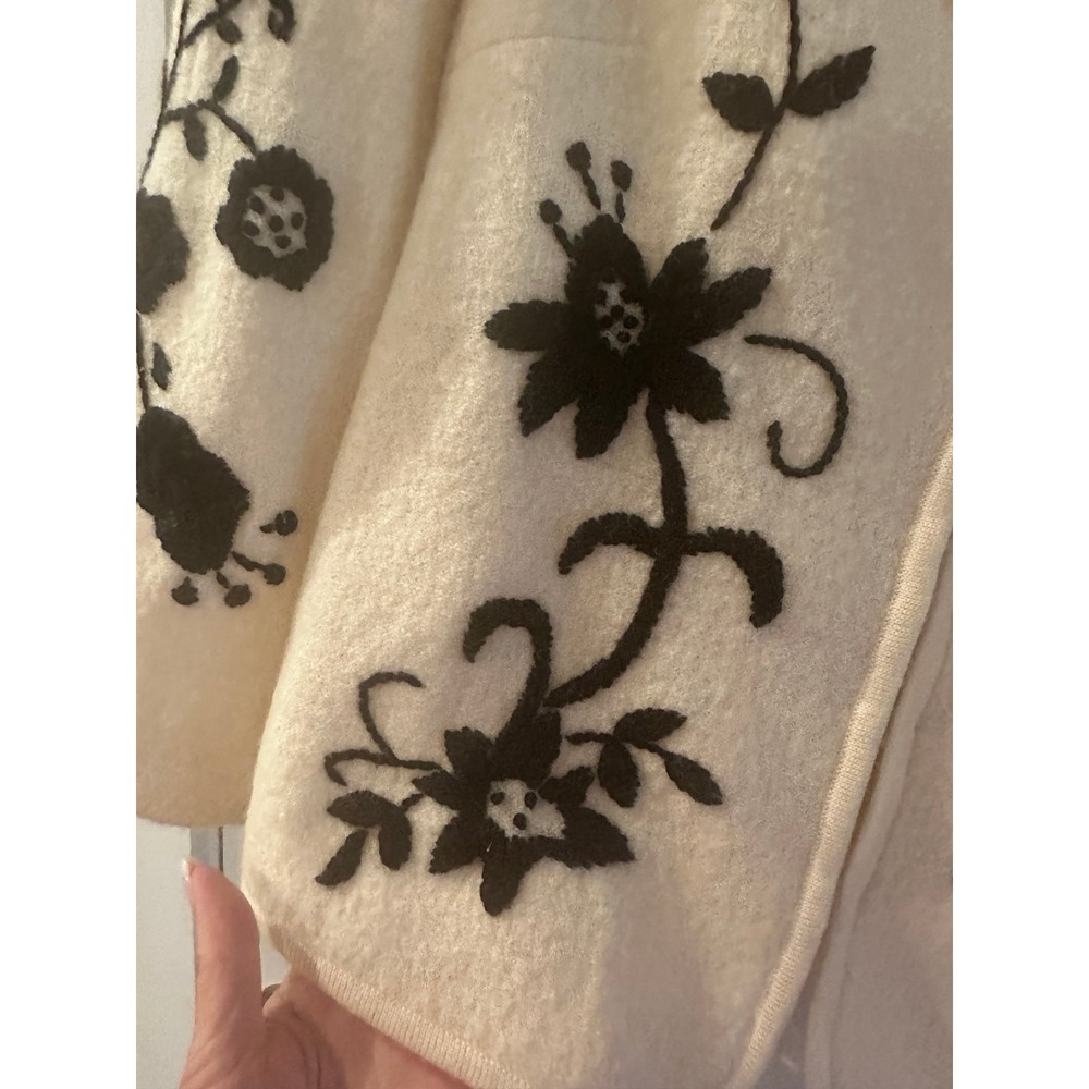 Women's Cream 100% Wool Embroidered Sweater Cardigan Blazer Jacket Sz M - Picture 4 of 8